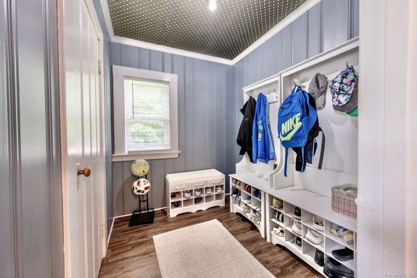 Interior, Walk-in Closets, Wood Texture Flooring