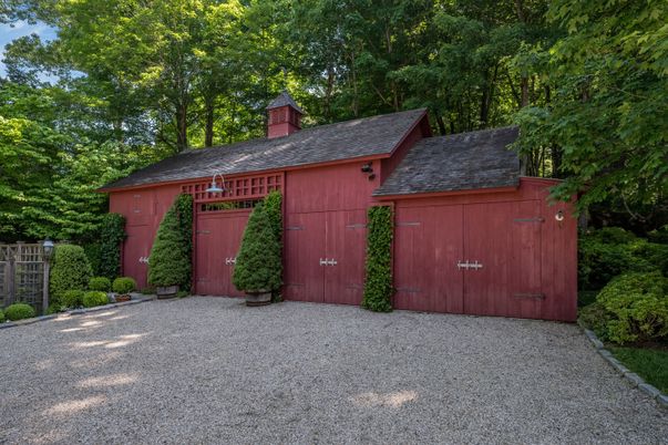 Detached Garage, Exterior