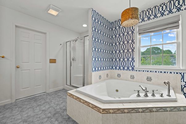 Bathroom, Glass Shower, Interior, Pendant Lights, Recessed Lighting