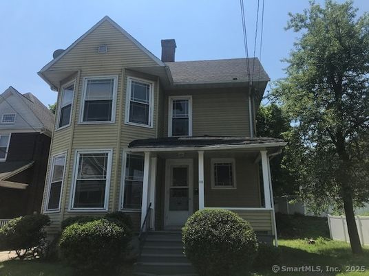 Exterior, Facade, Queen Anne Victorian