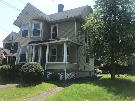 Exterior, Facade, Queen Anne Victorian