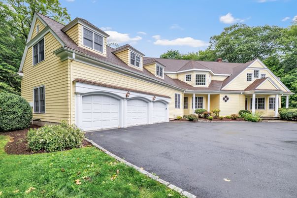 Attached, Exterior, Facade, Cape Cod