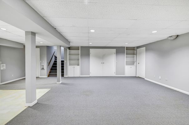 Empty room, Interior, Recessed Lighting