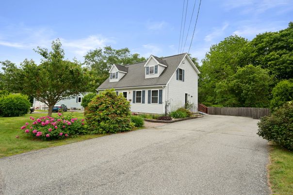 Backyard, Exterior, Facade, Cape Cod