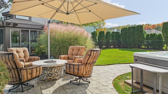 Exterior, Hot Tub