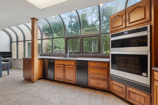 Glass Ceilings, Interior, Kitchen, Stainless Steel Appliances, Sun Room