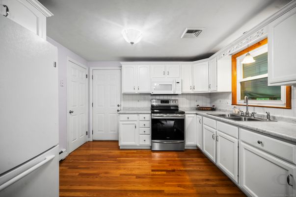 Interior, Kitchen, Pendant Lights, Stainless Steel Appliances, Wood Texture Flooring