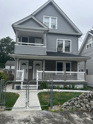 Exterior, Facade, Queen Anne Victorian