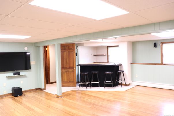 Interior, Recessed Lighting, Wood Texture Flooring