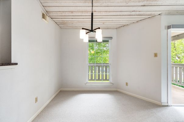 Empty room, Interior, Pendant Lights