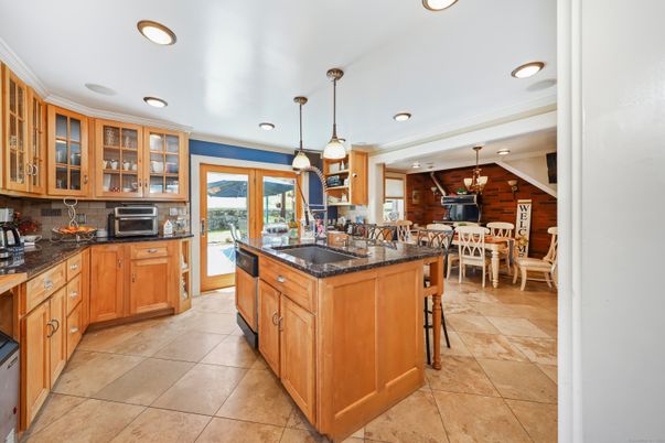 Dining room, Interior, Kitchen, Pendant Lights, Recessed Lighting
