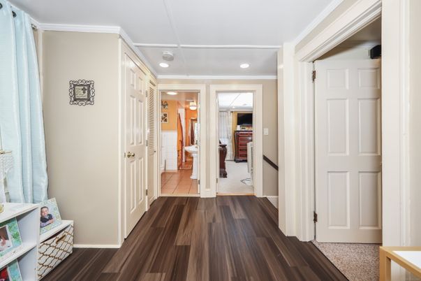 Interior, Recessed Lighting, Wood Texture Flooring