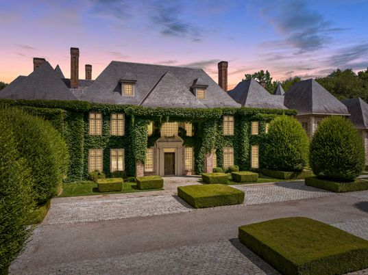Exterior, Facade, French Provincial