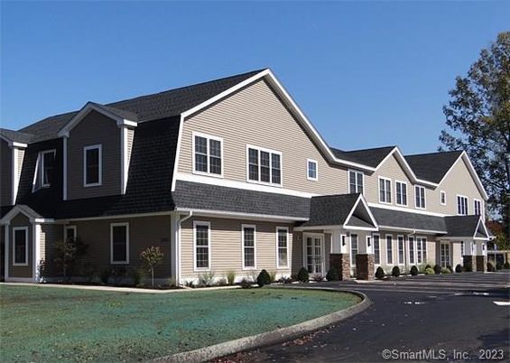 Exterior, Facade, Farmhouse