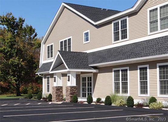 Exterior, Facade, Farmhouse