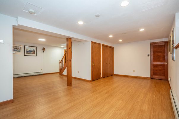 Empty room, Interior, Recessed Lighting, Wood Texture Flooring