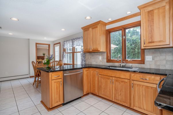 Dining room, Interior, Kitchen, Recessed Lighting