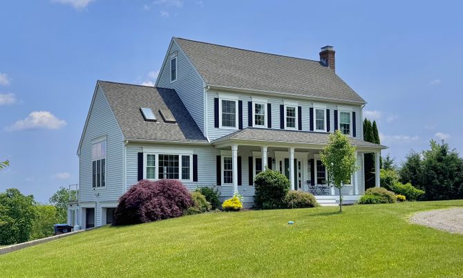 Exterior, Facade, Georgian
