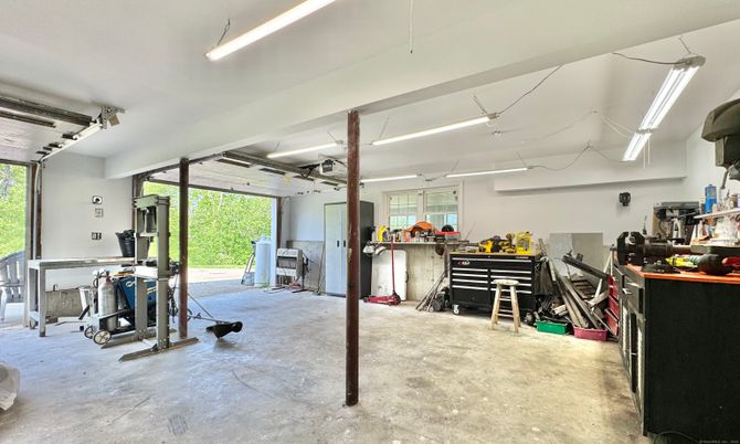 Garage, Interior