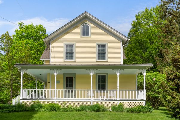 Exterior, Facade, Queen Anne Victorian