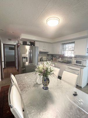 Dining room, Interior, Kitchen, Stainless Steel Appliances, Wood Texture Flooring