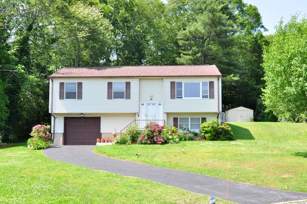 Attached, Exterior, Facade, Raised Ranch