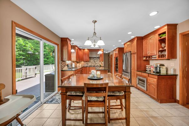 Dining room, Interior, Kitchen, Pendant Lights, Recessed Lighting, Stainless Steel Appliances