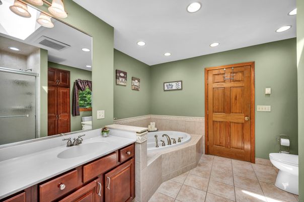 Bathroom, Interior, Recessed Lighting