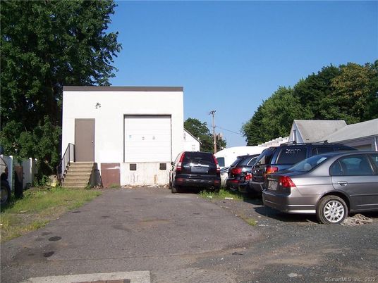 Attached, Exterior, Facade, None