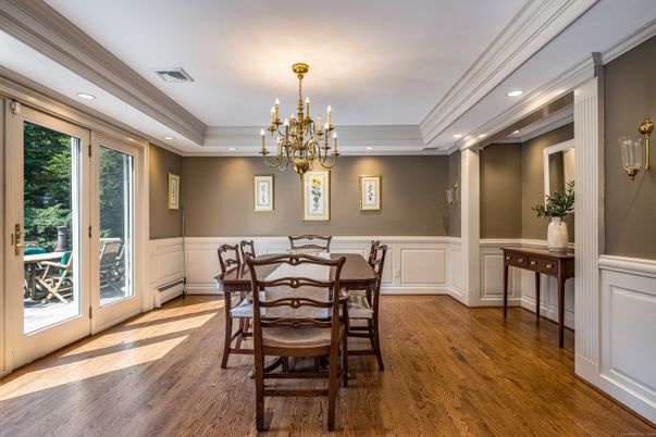 Chandelier, Dining room, Interior, Recessed Lighting, Wood Texture Flooring
