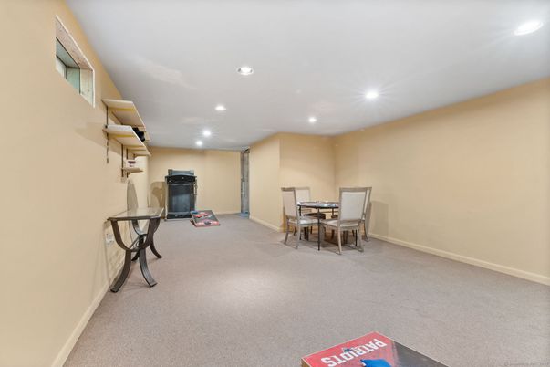 Dining room, Fitness Equipment, Interior, Recessed Lighting
