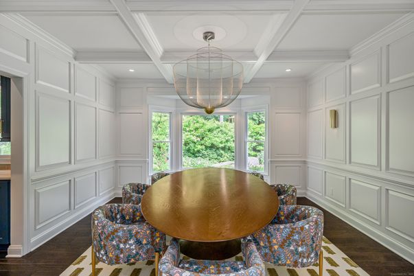 Chandelier, Dining room, Interior, Recessed Lighting, Wood Texture Flooring