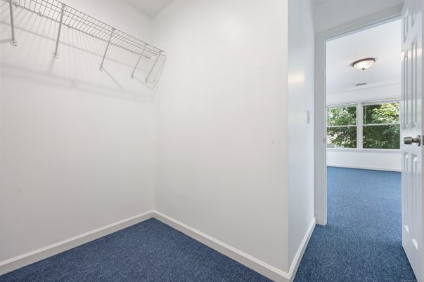 Empty room, Interior, Walk-in Closets
