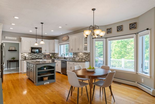Dining room, Interior, Kitchen, Pendant Lights, Recessed Lighting, Wood Texture Flooring
