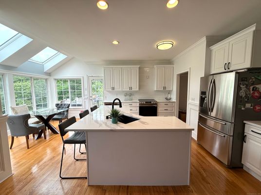 Dining room, Interior, Kitchen, Recessed Lighting, Wood Texture Flooring