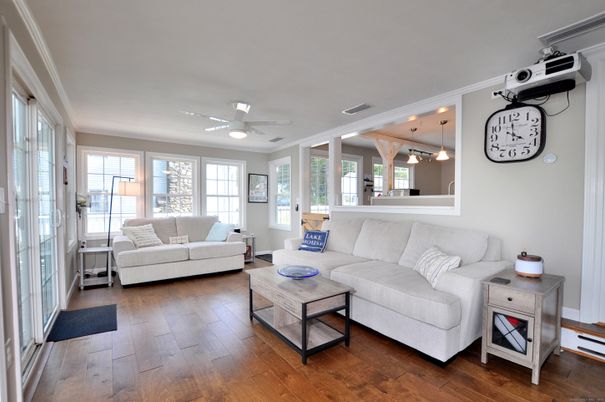 Interior, Living room, Pendant Lights, Wood Texture Flooring