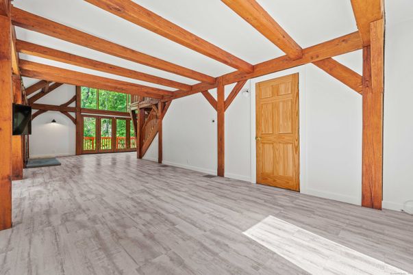Empty room, Interior, Wooden Beams
