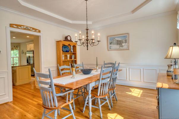 Chandelier, Dining room, Interior, Recessed Lighting, Wood Texture Flooring