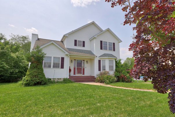 Exterior, Facade, Farmhouse