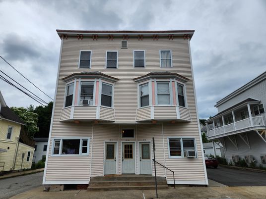 Exterior, Facade, Queen Anne Victorian