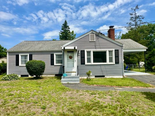 Exterior, Facade, Cape Cod