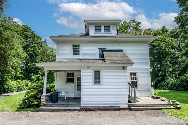 Exterior, Facade, American Foursquare
