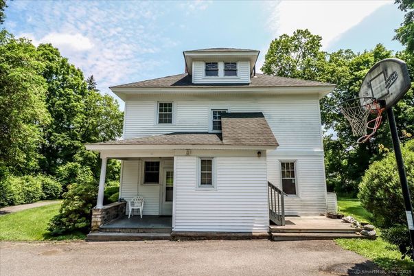 Exterior, Facade, American Foursquare