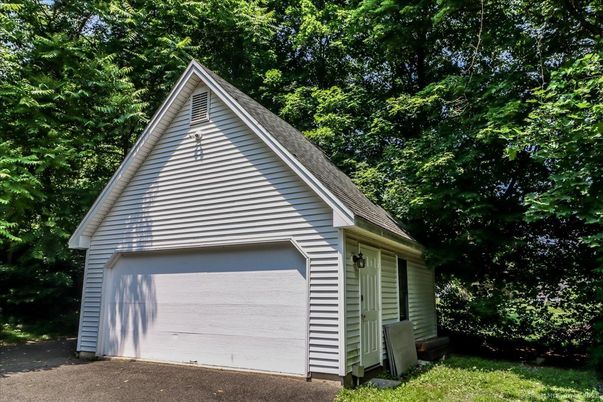 Detached Garage, Exterior