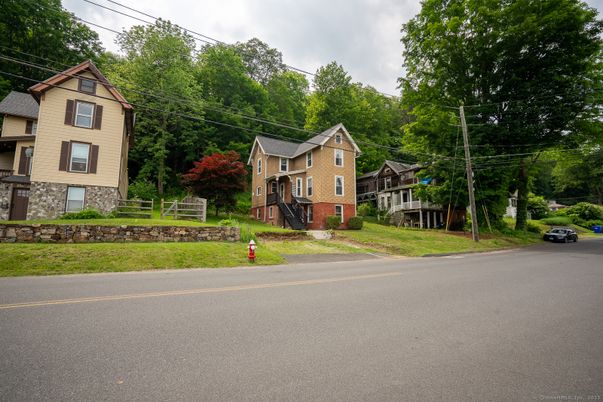 Exterior, Facade, Rowhouse