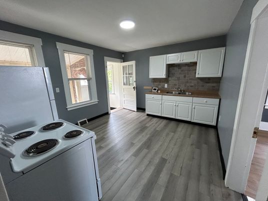 Interior, Kitchen, Recessed Lighting, Wood Texture Flooring