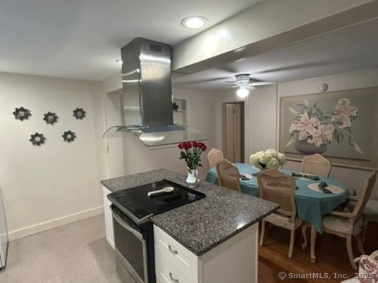 Dining room, Interior, Kitchen, Recessed Lighting