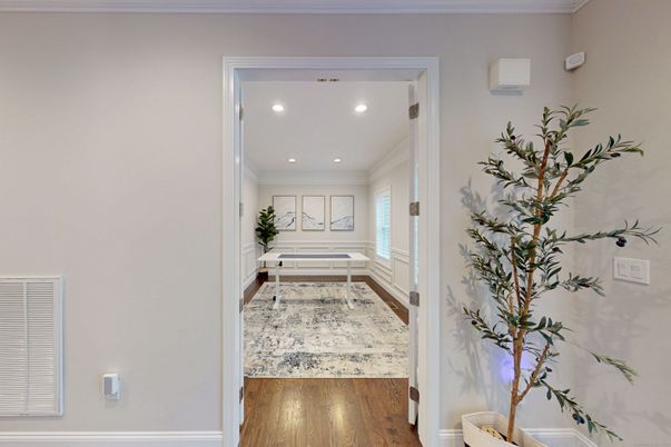 Interior, Recessed Lighting, Wood Texture Flooring
