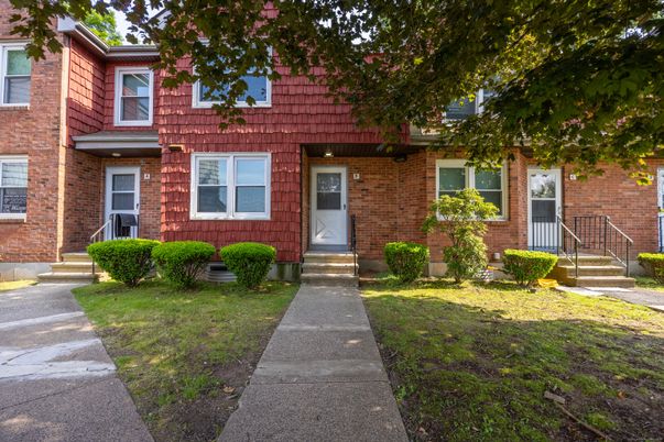 Exterior, Facade, Brick Facade, Rowhouse