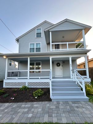 Exterior, Facade, Queen Anne Victorian